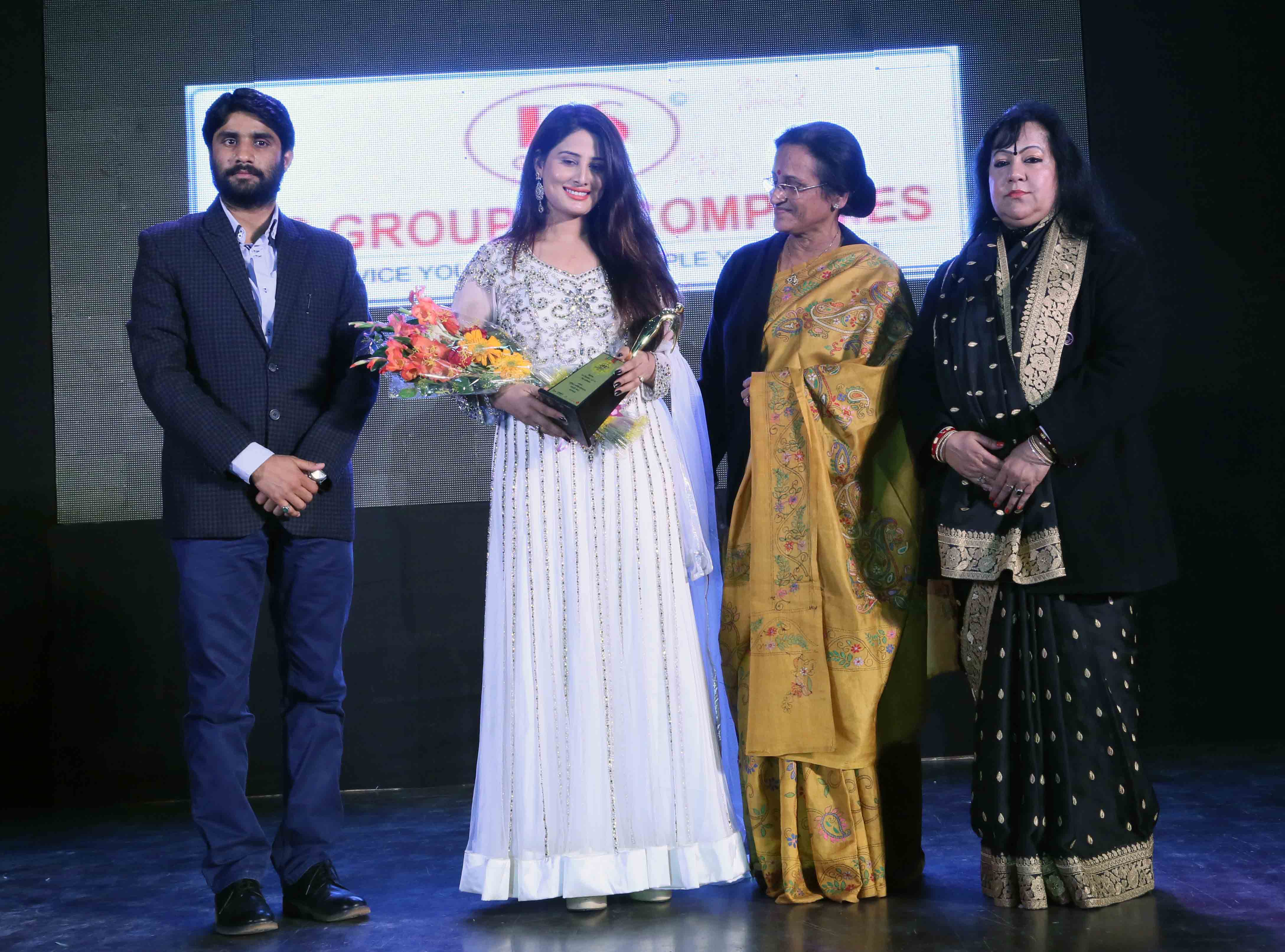 Arjumman Mughal bags Shaurya Award for Ya Rab. - Pic 3